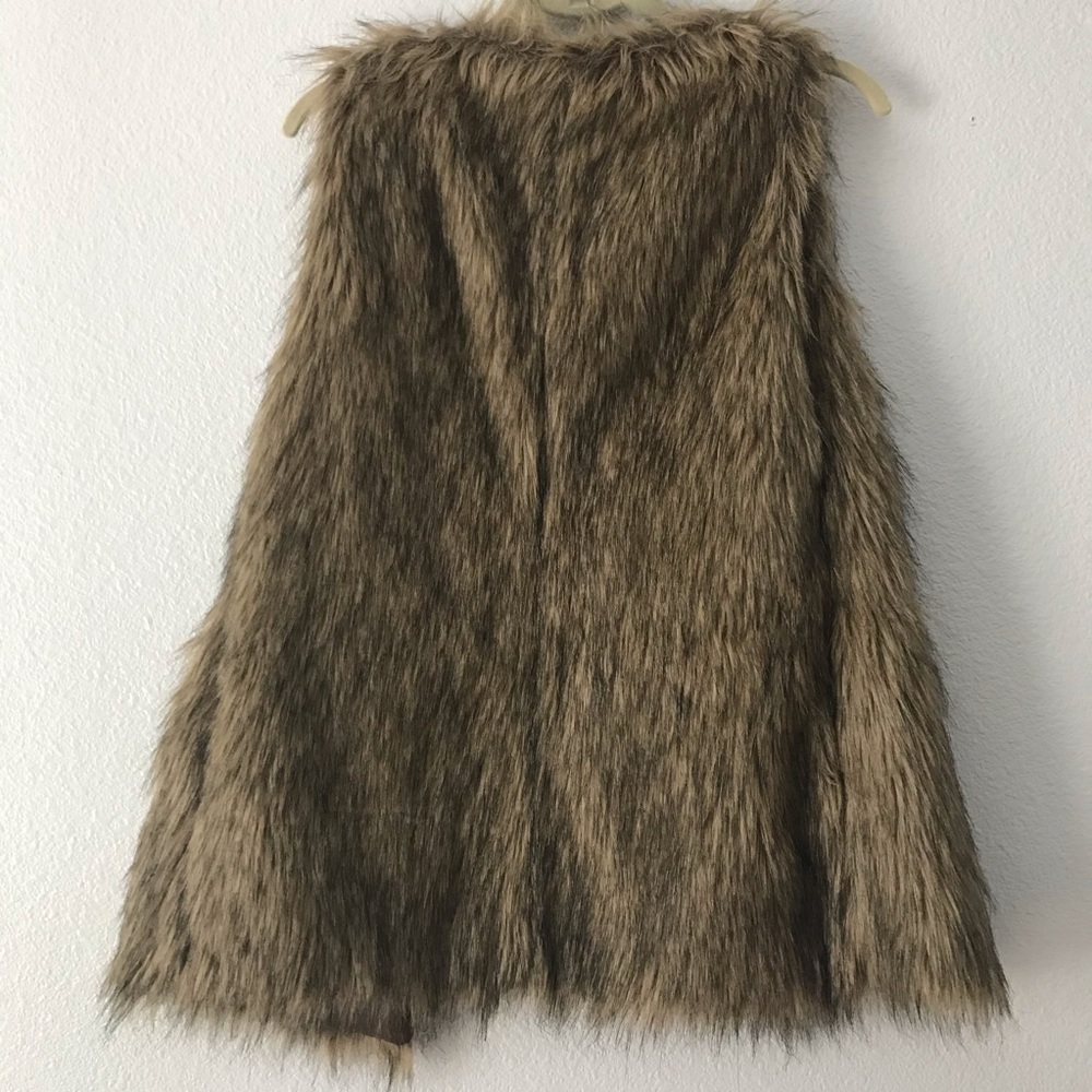 Faux Fur Vest Women’s Size Small - Picture 3 of 9